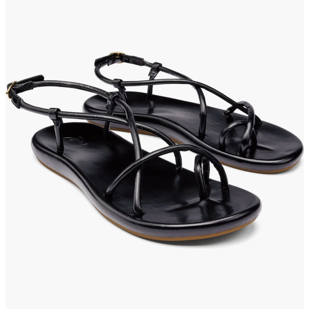 OluKai waiau Black Sandals